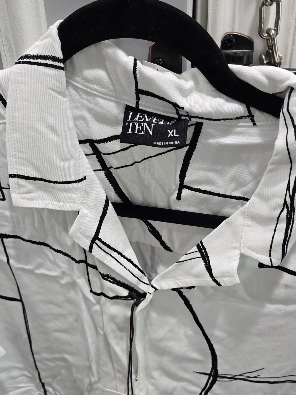 Men's White Short-Sleeve Button-Down Shirt with Black Geometric Print - Picture 2 of 4